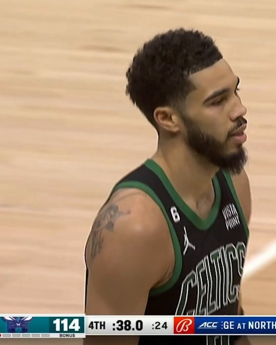 体育2023年01月18日《体育新闻》完整版