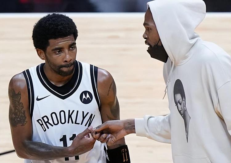 Here we go!罗马诺:内马尔回归桑托斯,将启程进行体检.