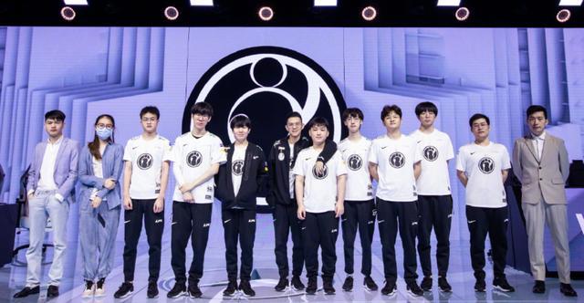 他与沙特新 他与沙特新