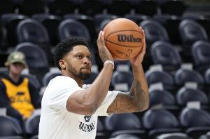 了更多牵制 了更多牵制